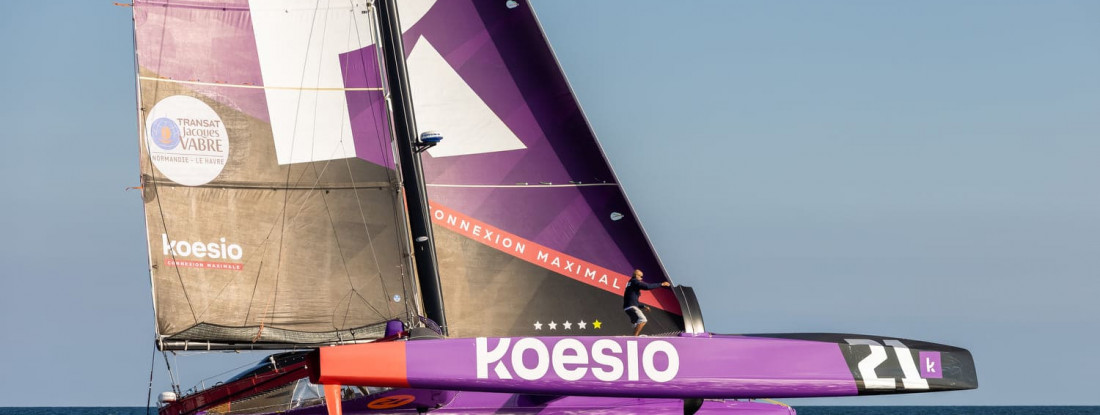 Covering et marquage voile bateau -  Koesio Multi50 pour Erwan Le Roux